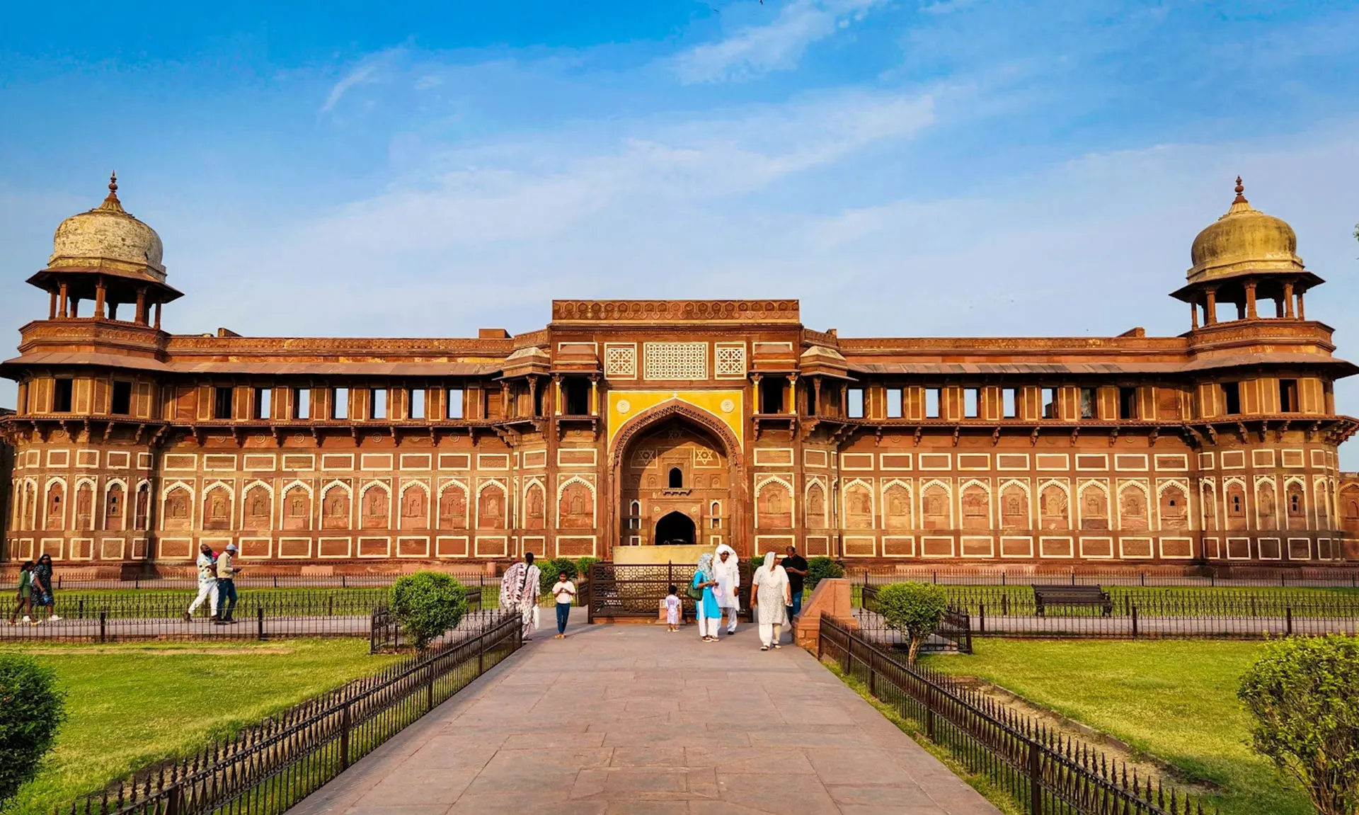 Private car rental for tours and sightseeing in India